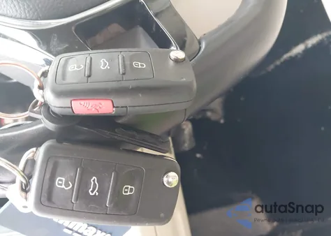 2019 Volkswagen Passat 2.0T Wolfsburg Edition z USA, uszkodzony, nr VIN 1VWLA7A39KC007622